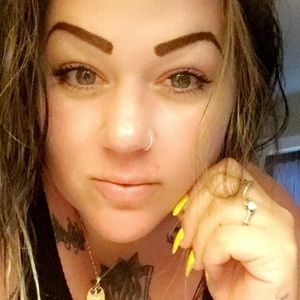 Meet your Posher, Carie